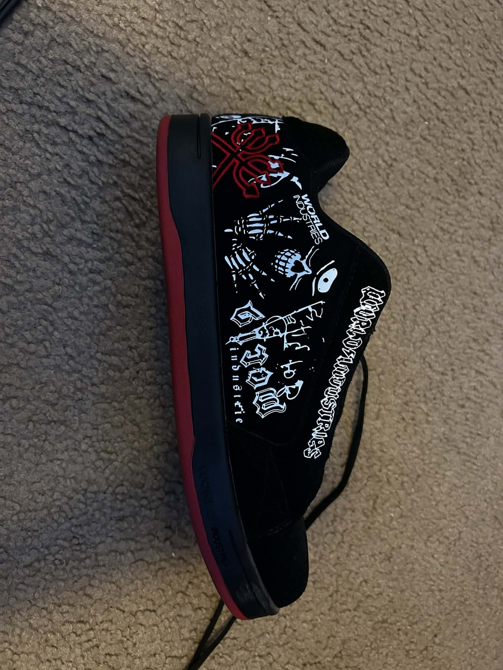 WRLD WCM101 Smith Mens Sneaker — Black with Red Lining